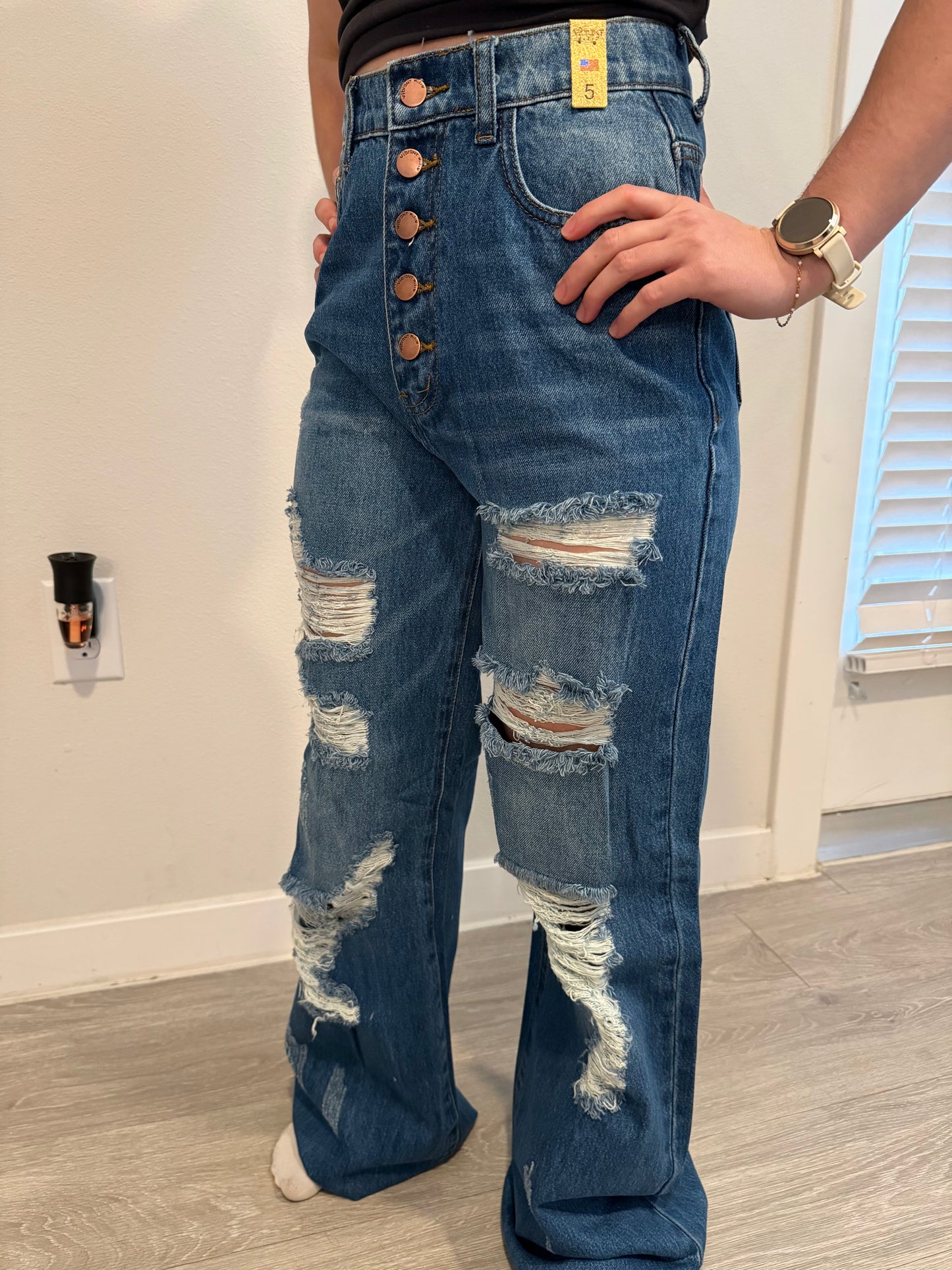 Distressed Wide Leg Jeans